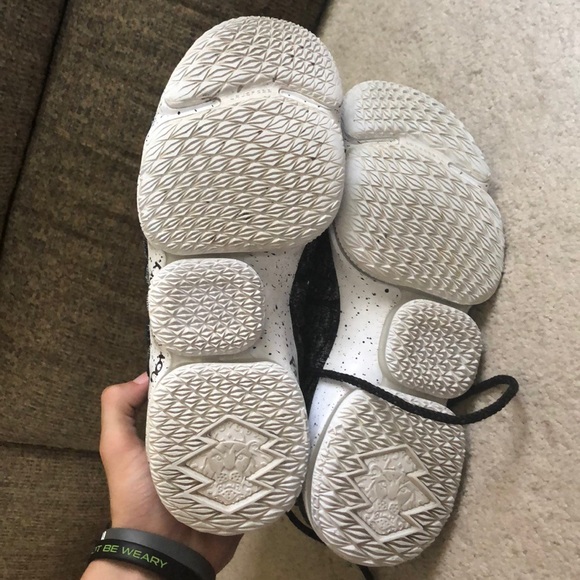 Lebron 15 Oreo - Picture 4 of 4